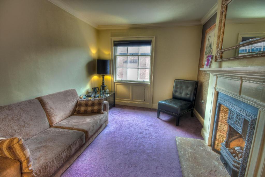 The Commercial Hotel Chester Room photo