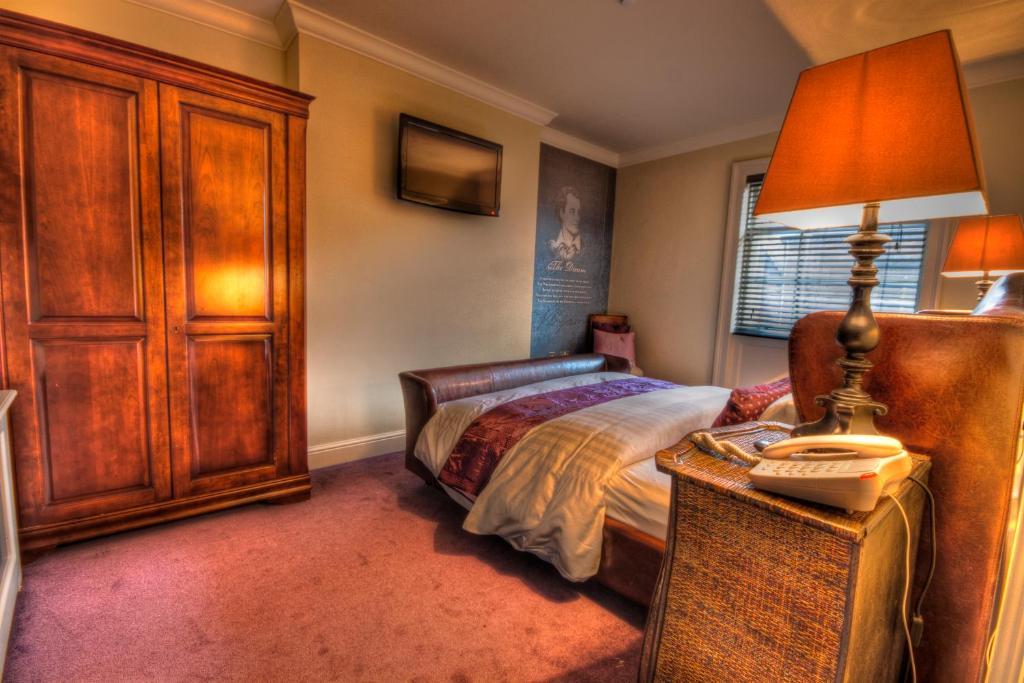 The Commercial Hotel Chester Room photo