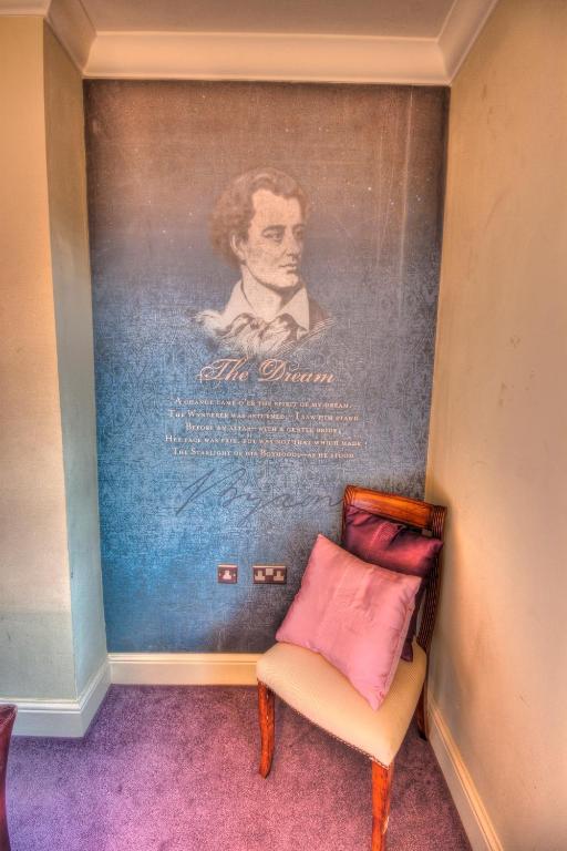 The Commercial Hotel Chester Room photo