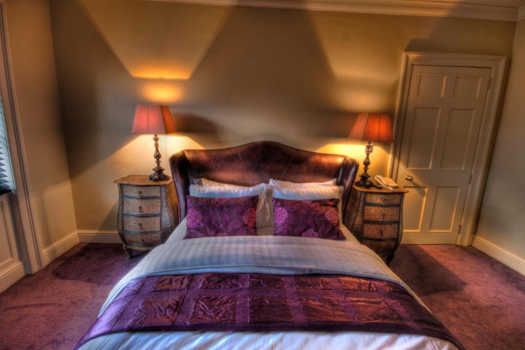 The Commercial Hotel Chester Room photo
