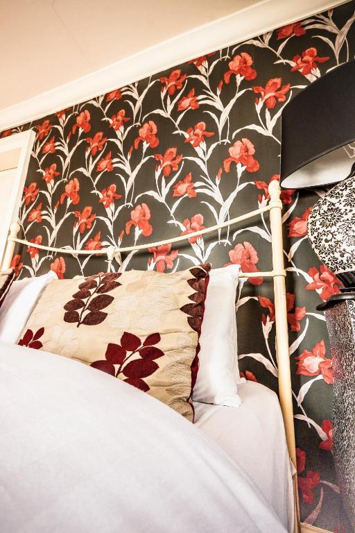 The Commercial Hotel Chester Room photo