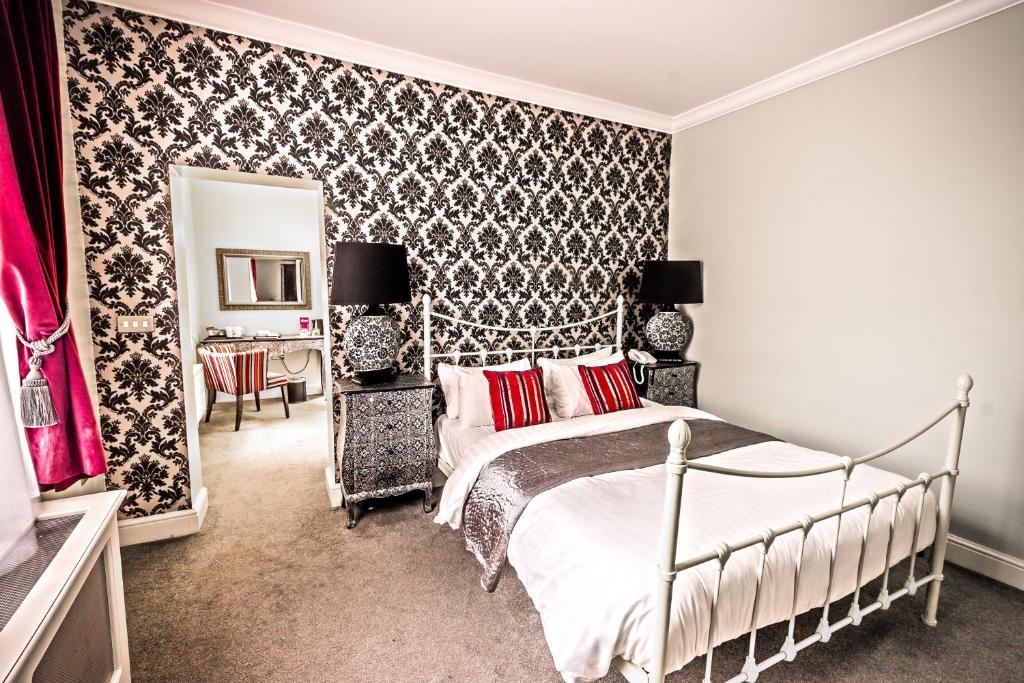 The Commercial Hotel Chester Room photo